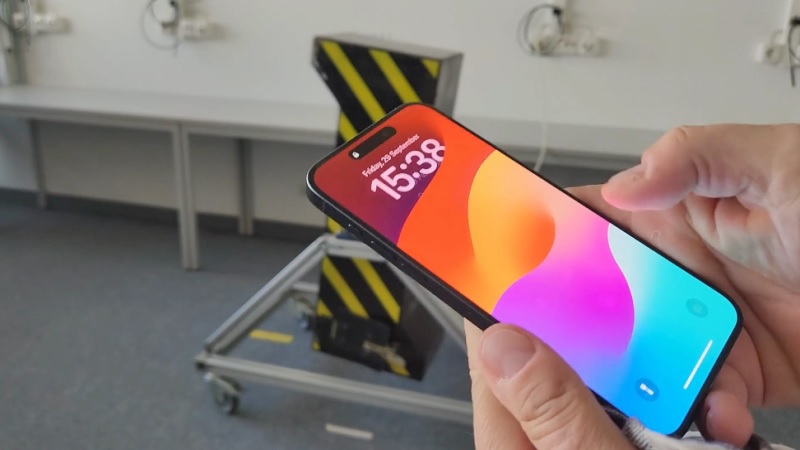 Laboratorio e iPhone15Pro